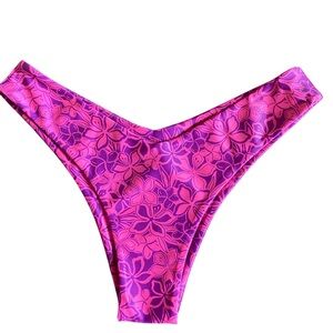 Kulani Kinis Cheeky V Bikini Bottom - Bubble Berry Sz S